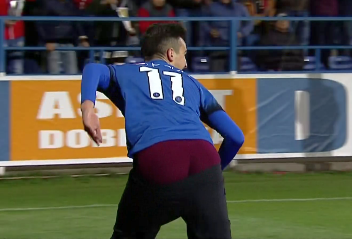 FOTO Jos textila! Vlad Morar a sărbătorit golul marcat Stelei într-un mod... original pentru Liga 1 :)