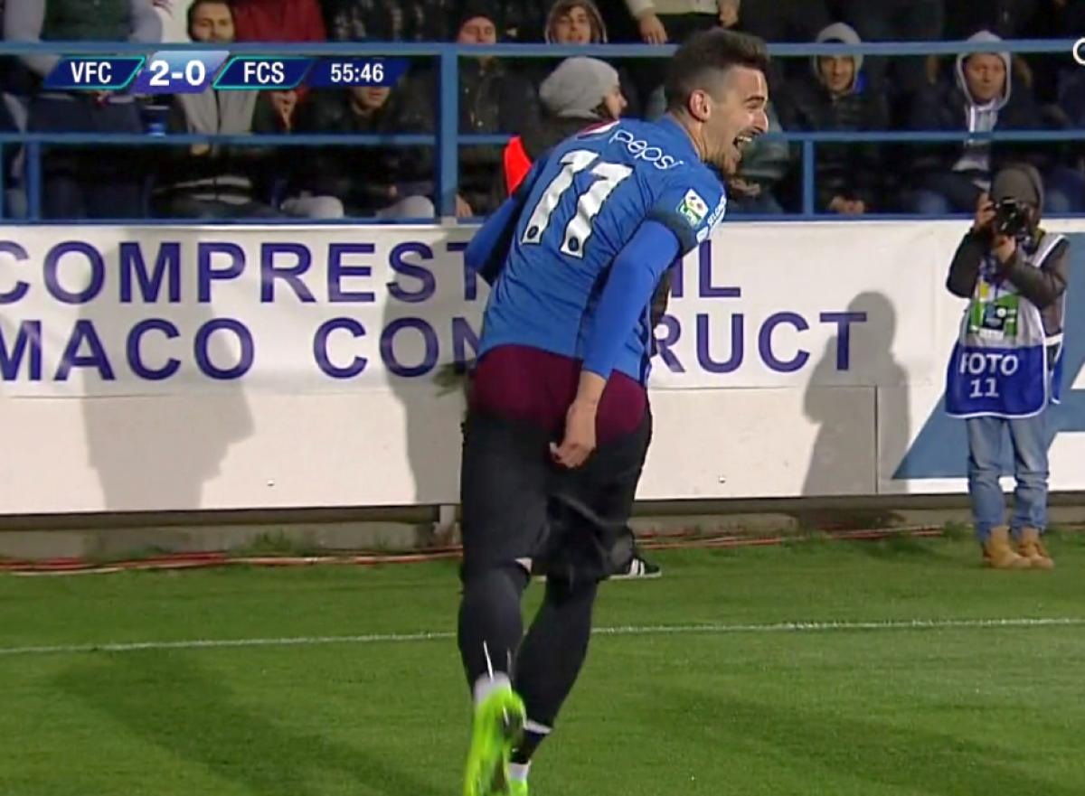 FOTO Jos textila! Vlad Morar a sărbătorit golul marcat Stelei într-un mod... original pentru Liga 1 :)