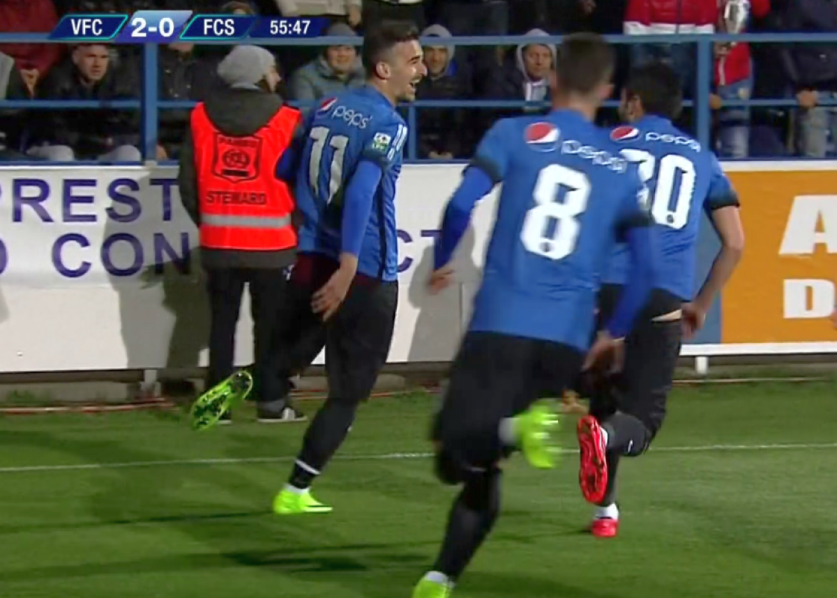 FOTO Jos textila! Vlad Morar a sărbătorit golul marcat Stelei într-un mod... original pentru Liga 1 :)