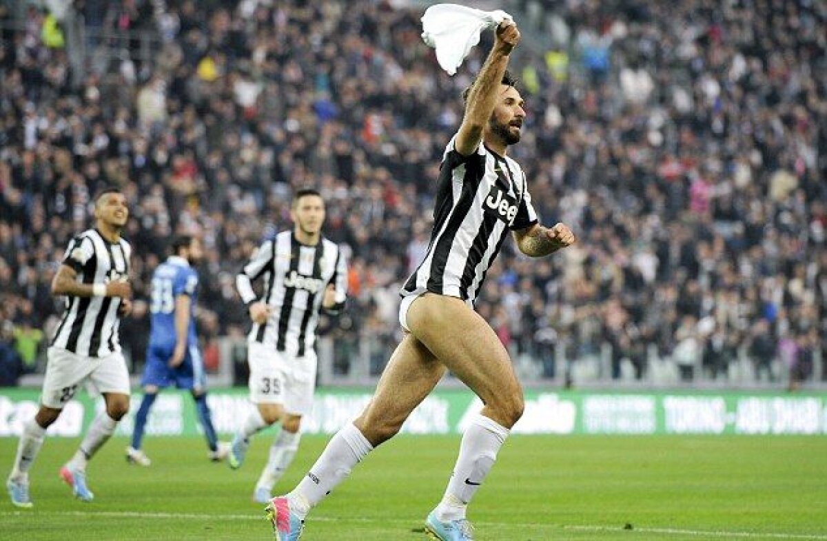 FOTO Jos textila! Vlad Morar a sărbătorit golul marcat Stelei într-un mod... original pentru Liga 1 :)