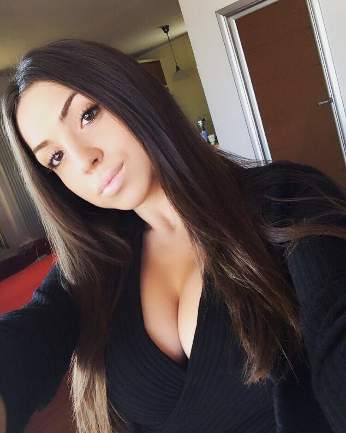 GALERIE FOTO E răvășitoare! Sora unei vedete dinamoviste a extaziat fotbalul românesc! Avalanșă de like-uri de la Patrick Petre și alți fotbaliști