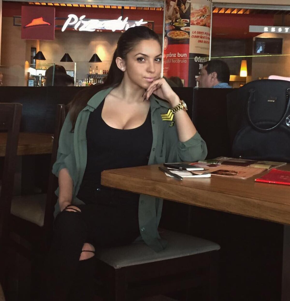 GALERIE FOTO E răvășitoare! Sora unei vedete dinamoviste a extaziat fotbalul românesc! Avalanșă de like-uri de la Patrick Petre și alți fotbaliști