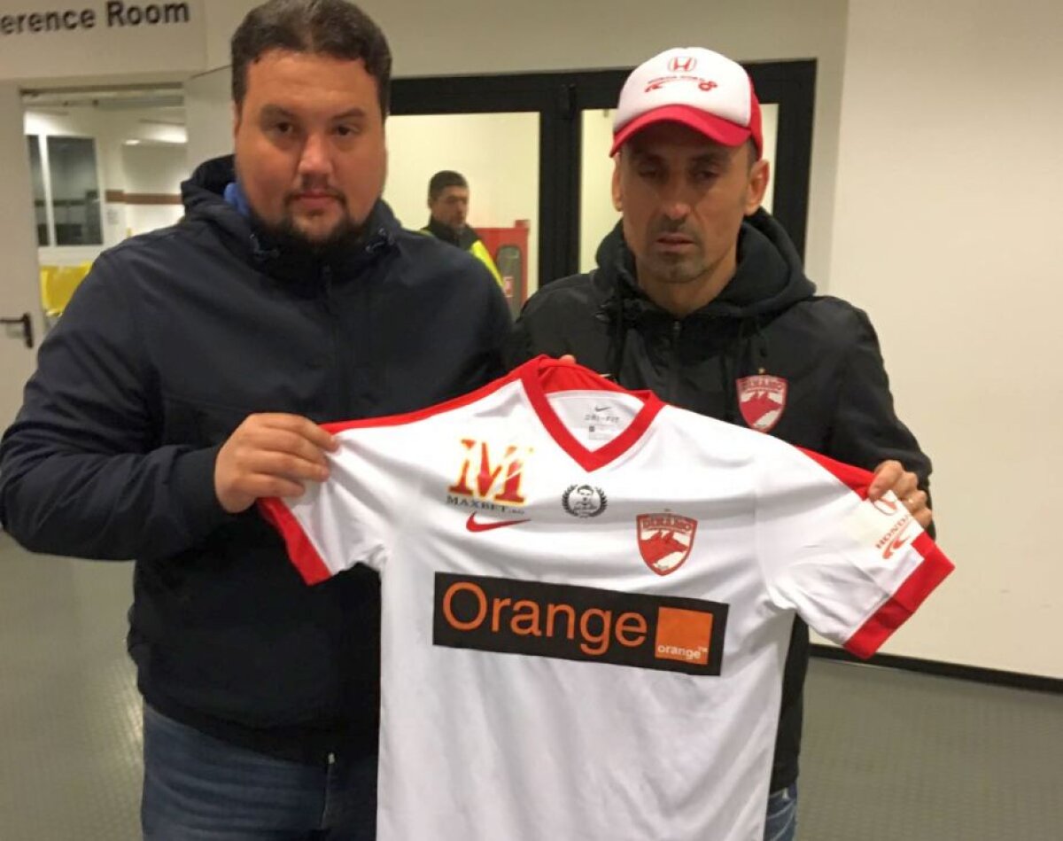 FOTO Tricoul special al ”câinilor” cumpărat cu 4.000 de lei » Ce gest a făcut un suporter dinamovist