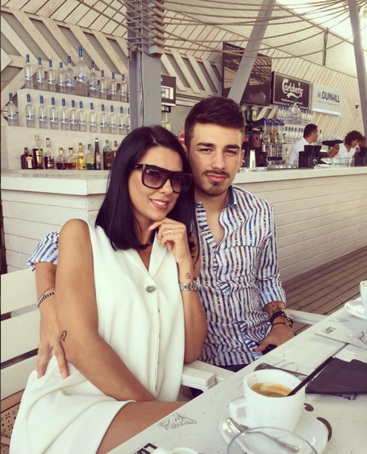 FOTO La iubite e meci nul » Frumuseți răpitoare: danezii și tricolorii stau bine la soții și prietene!