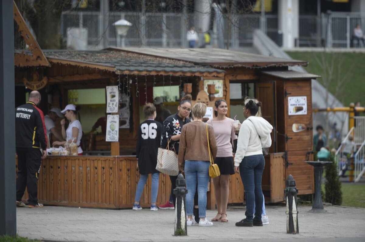 FOTO Petardele dinaintea furtunii » Clujul a intrat în atmosfera meciului cu Danemarca