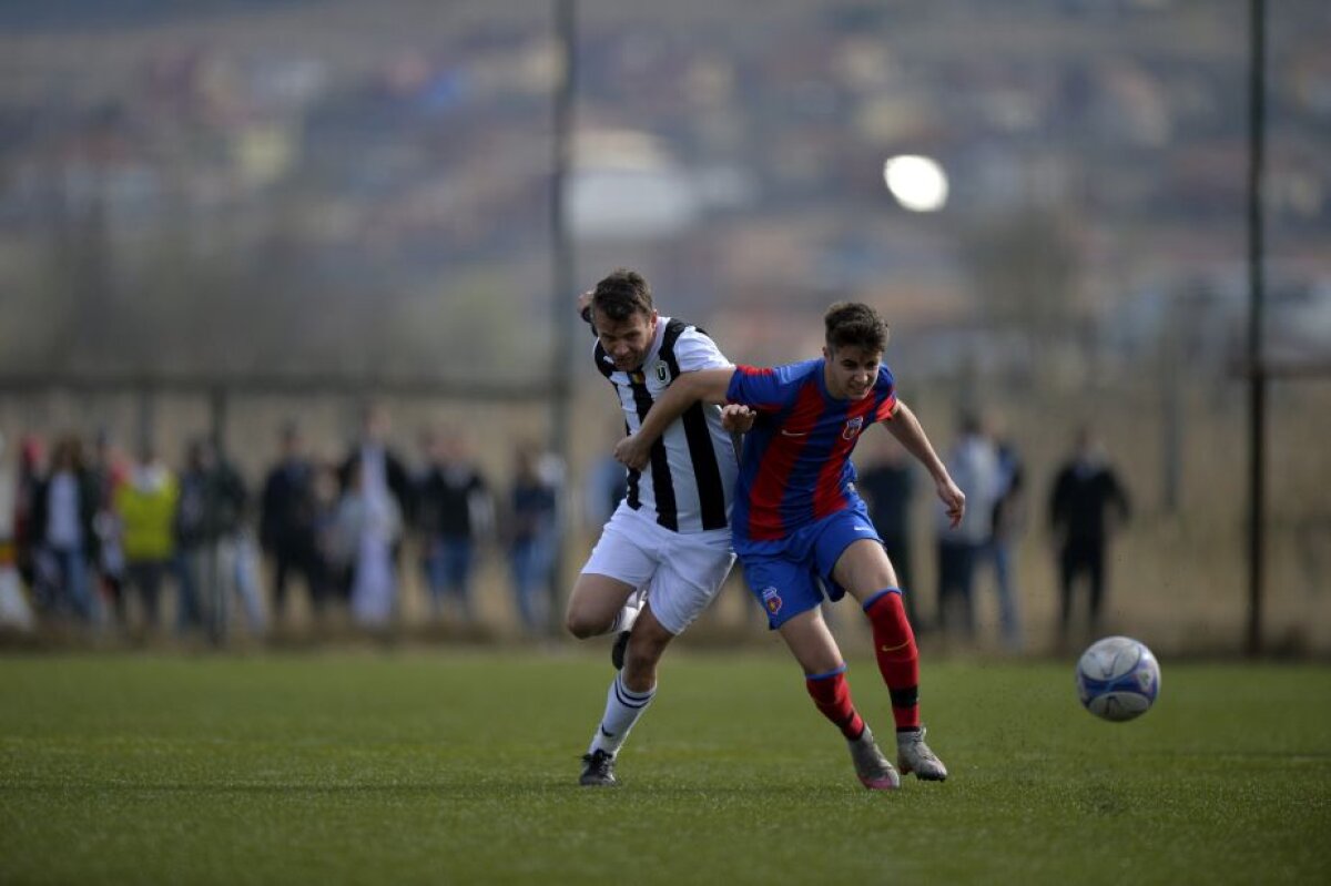 VIDEO + FOTO "U" Cluj a zdrobit-o pe "Steaua", scor 11-0!  Aproape 2000 de fani au fost la stadion și au avut parte de o surpriză » Se autosesisează Florin Talpan? :)