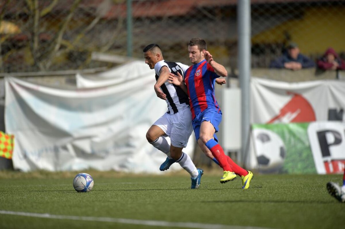 VIDEO + FOTO "U" Cluj a zdrobit-o pe "Steaua", scor 11-0!  Aproape 2000 de fani au fost la stadion și au avut parte de o surpriză » Se autosesisează Florin Talpan? :)