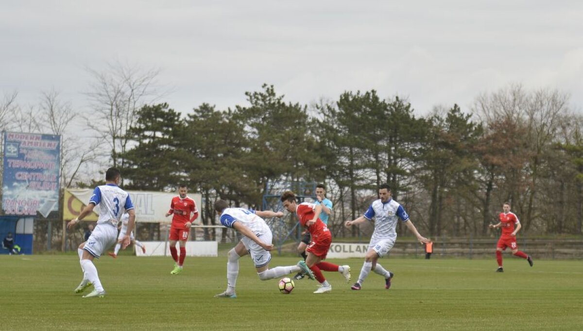 VIDEO + FOTO Ținta caterincilor suporterilor prezenți la primul meci de după scandalul cu alcoolul, Patrick Petre a fost un car de nervi: "F****i morții mă-tii de fotbal!"