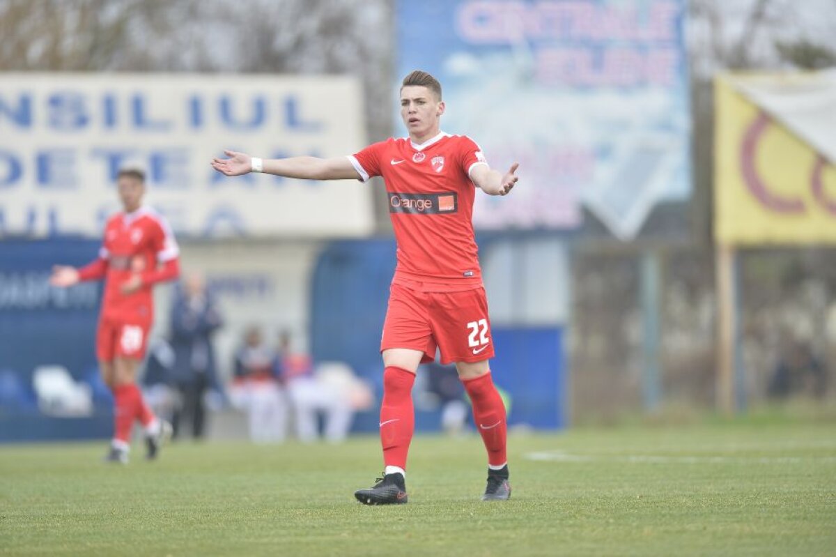 VIDEO + FOTO Ținta caterincilor suporterilor prezenți la primul meci de după scandalul cu alcoolul, Patrick Petre a fost un car de nervi: "F****i morții mă-tii de fotbal!"