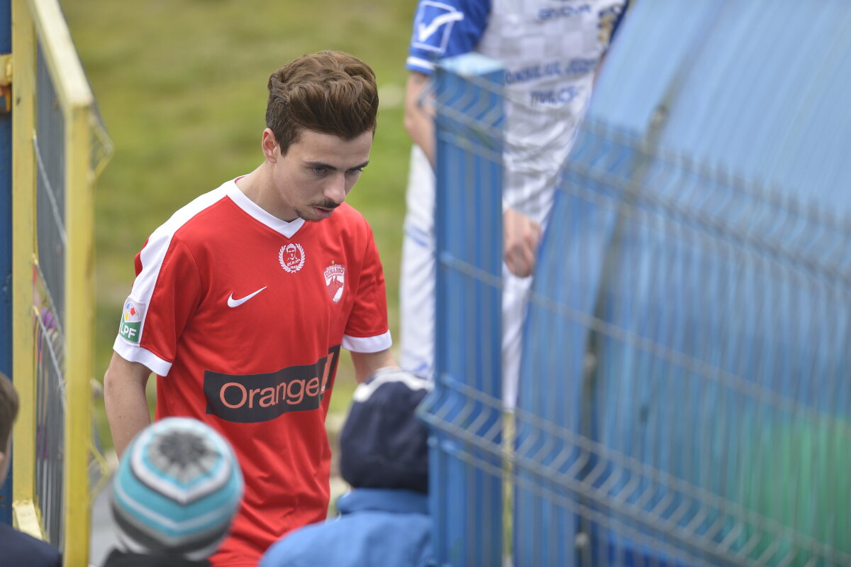 VIDEO + FOTO Ținta caterincilor suporterilor prezenți la primul meci de după scandalul cu alcoolul, Patrick Petre a fost un car de nervi: "F****i morții mă-tii de fotbal!"