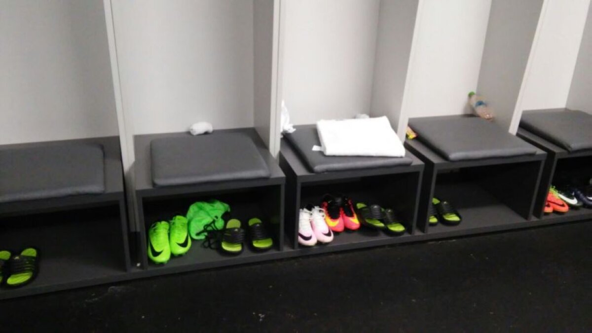 GALERIE FOTO Imagini din vestiarul naționalei după antrenamentul oficial » Detaliul observat de reporterul GSP