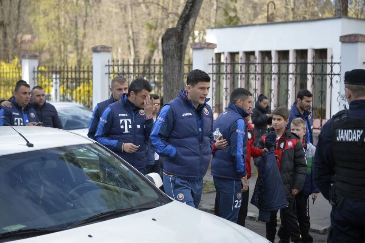 VIDEO+FOTO Jucătorii naționalei României s-au relaxat plimbându-se prin Cluj! Întâlnire neașteptată cu un jucător dorit de Daum