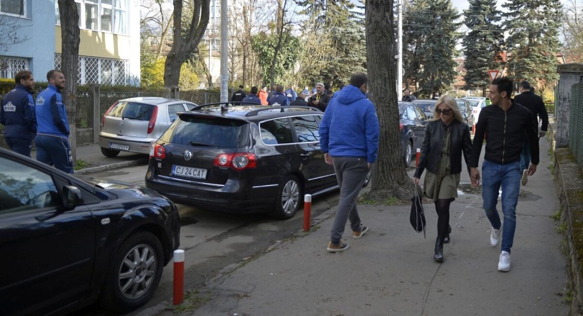 VIDEO+FOTO Jucătorii naționalei României s-au relaxat plimbându-se prin Cluj! Întâlnire neașteptată cu un jucător dorit de Daum
