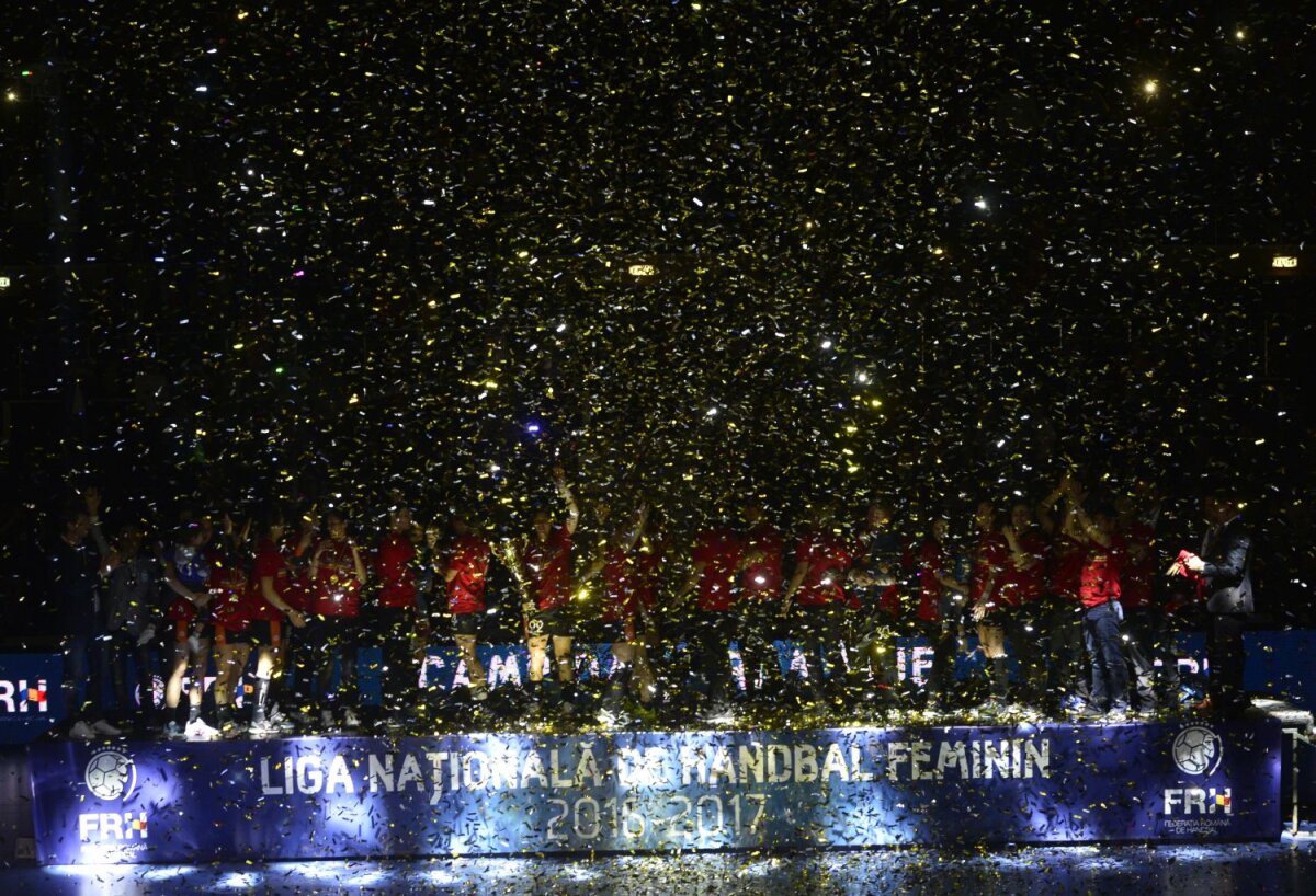 FOTO O campioană anunțată » CSM București a cucerit al treilea titlu consecutiv la handbal feminin 