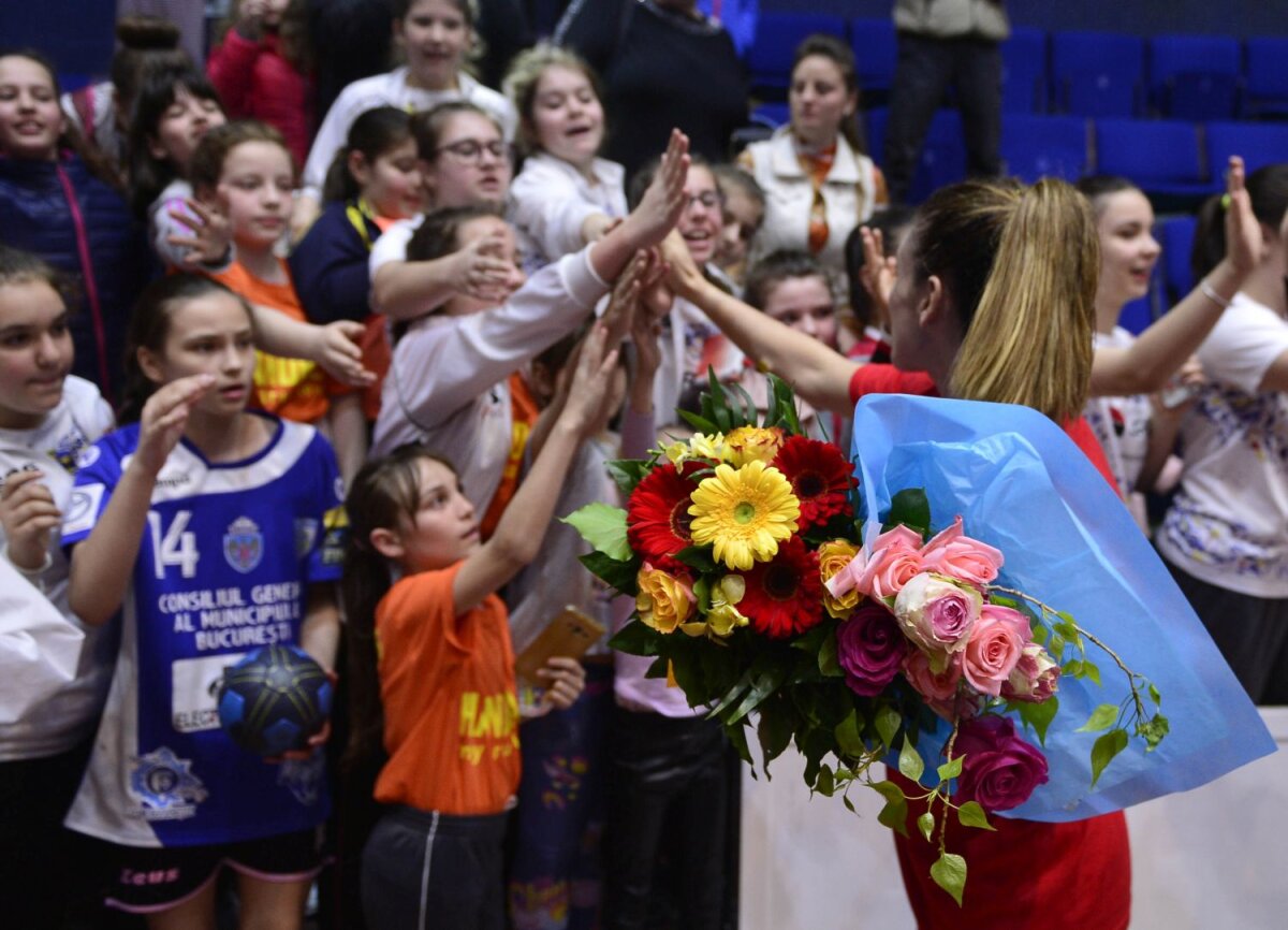 FOTO O campioană anunțată » CSM București a cucerit al treilea titlu consecutiv la handbal feminin 