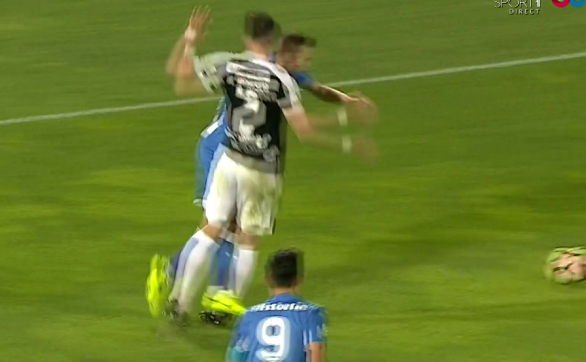 FOTO CSU Craiova a cerut penalty în repriza a doua cu Dinamo » Cum a judecat Hațegan faza