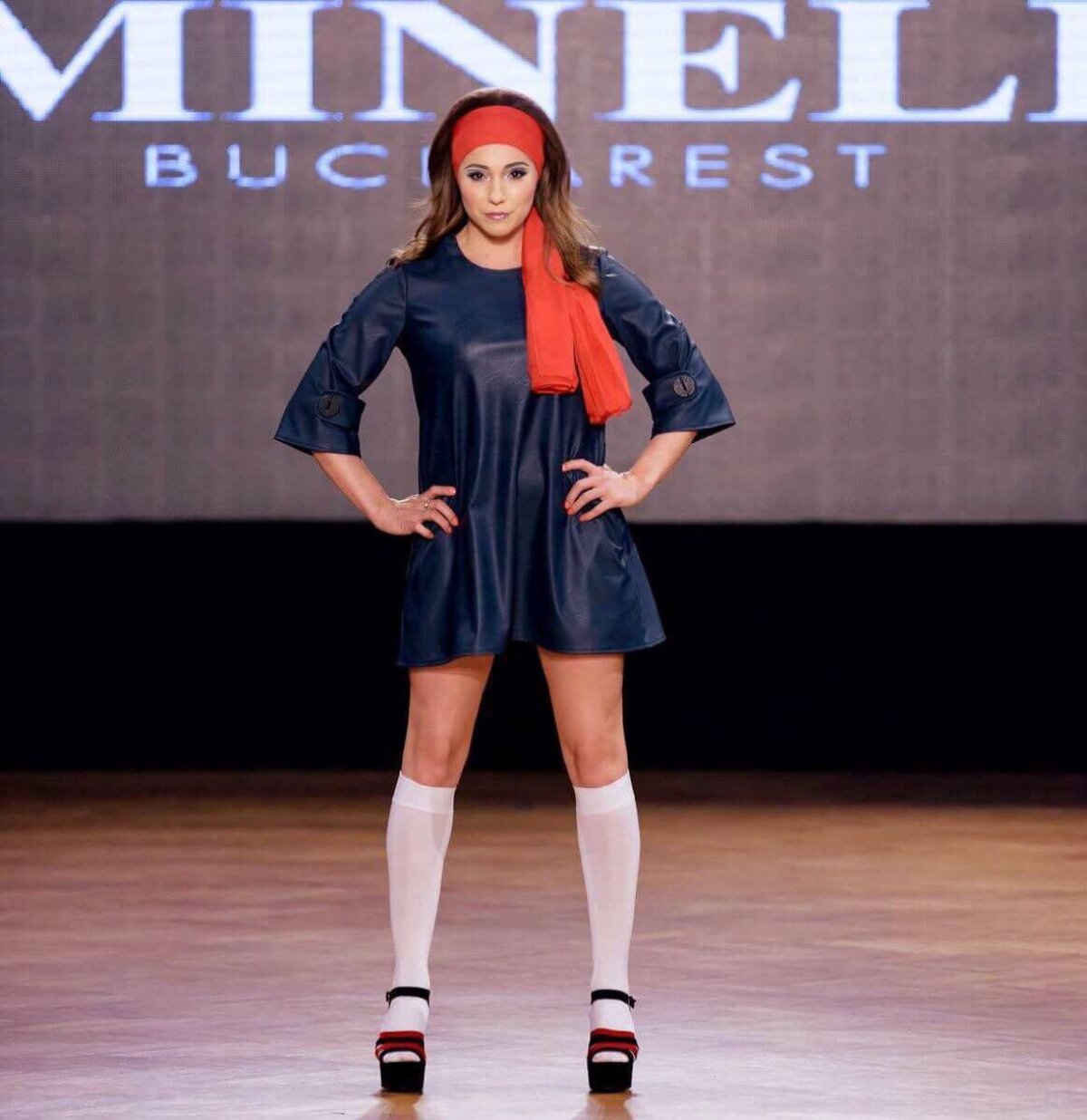 FOTO A strălucit pe podium » Multipla campioană olimpică la gimnastică, Monica Roșu, a fost vedeta unei prezentării de modă