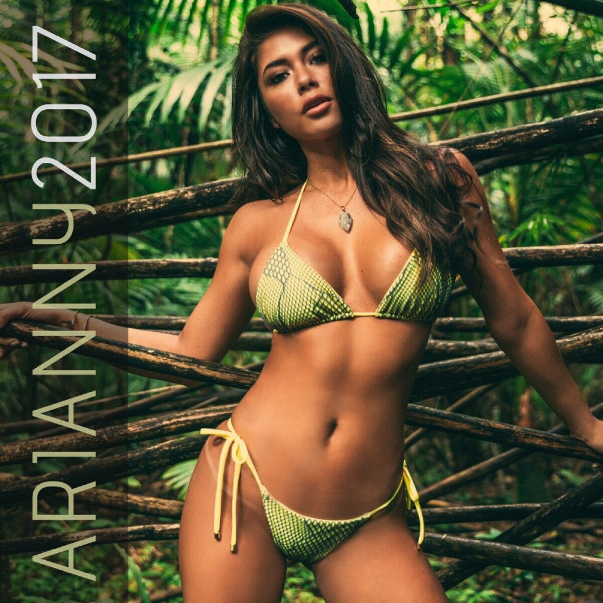 FOTO Din ring în pictoriale incendiare » Ea e cea mai sexy luptătoare UFC