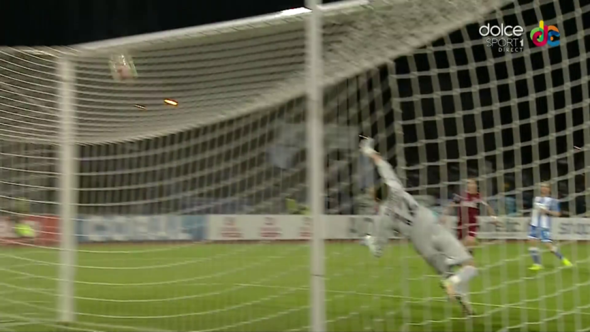 FOTO Gol superb marcat de Deac! Selecționerul Daum, impresionat! Cum a fost surprins în tribună