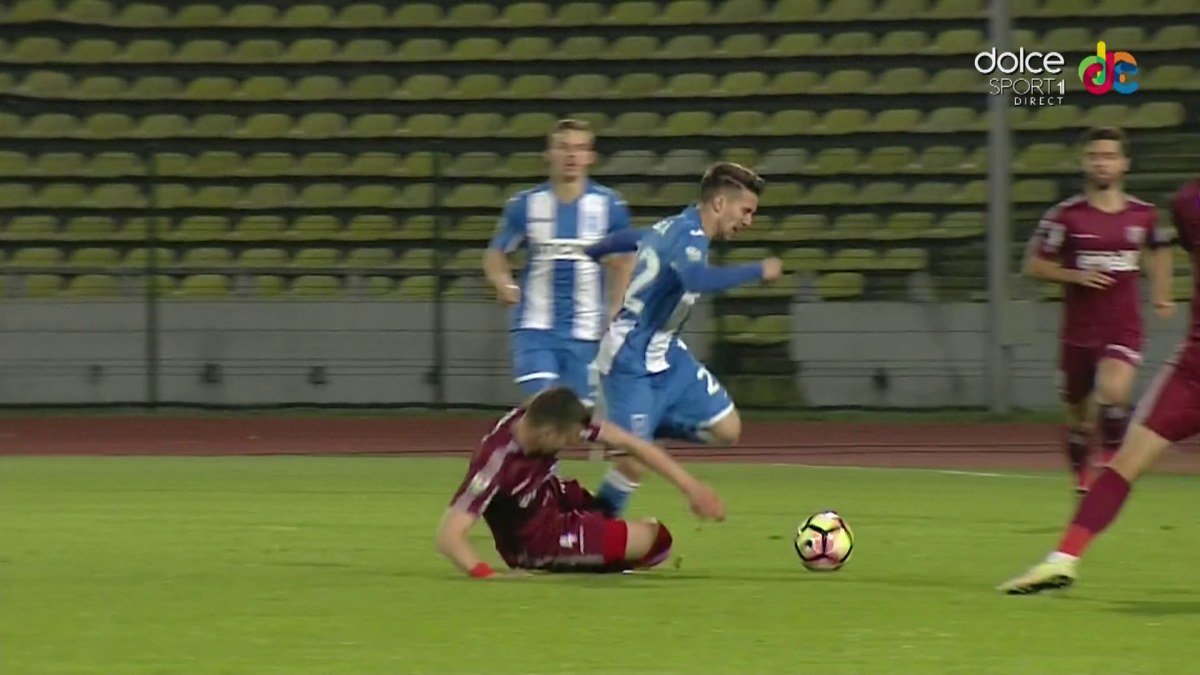 FOTO S-au încins spiritele! Îmbrânceli și înjurături la CSU Craiova - CFR Cluj  