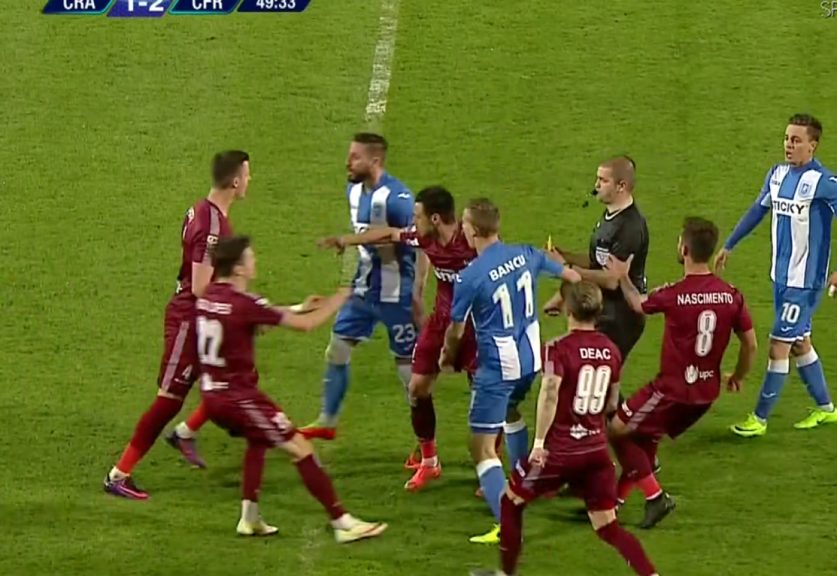 FOTO S-au încins spiritele! Îmbrânceli și înjurături la CSU Craiova - CFR Cluj  