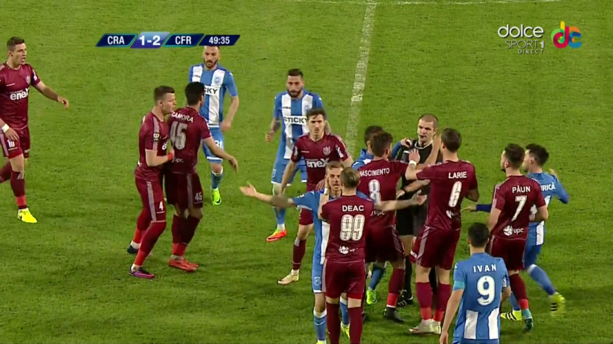 FOTO S-au încins spiritele! Îmbrânceli și înjurături la CSU Craiova - CFR Cluj  