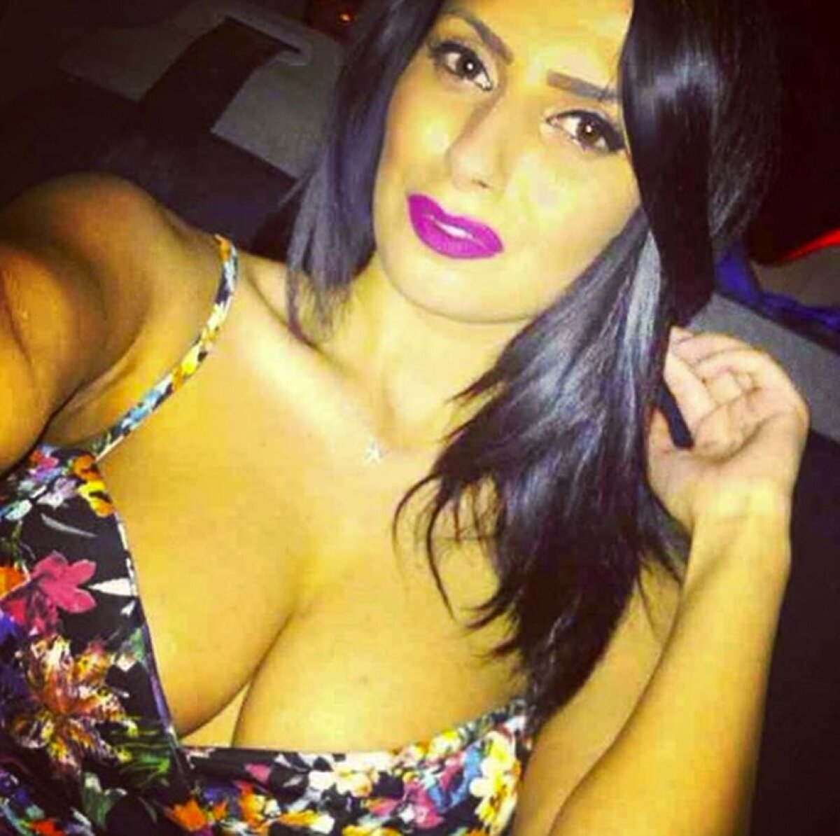 GALERIE FOTO Răvășitoarea Ramona » Lucrează la un club de fițe din București și se iubește cu un fost dinamovist