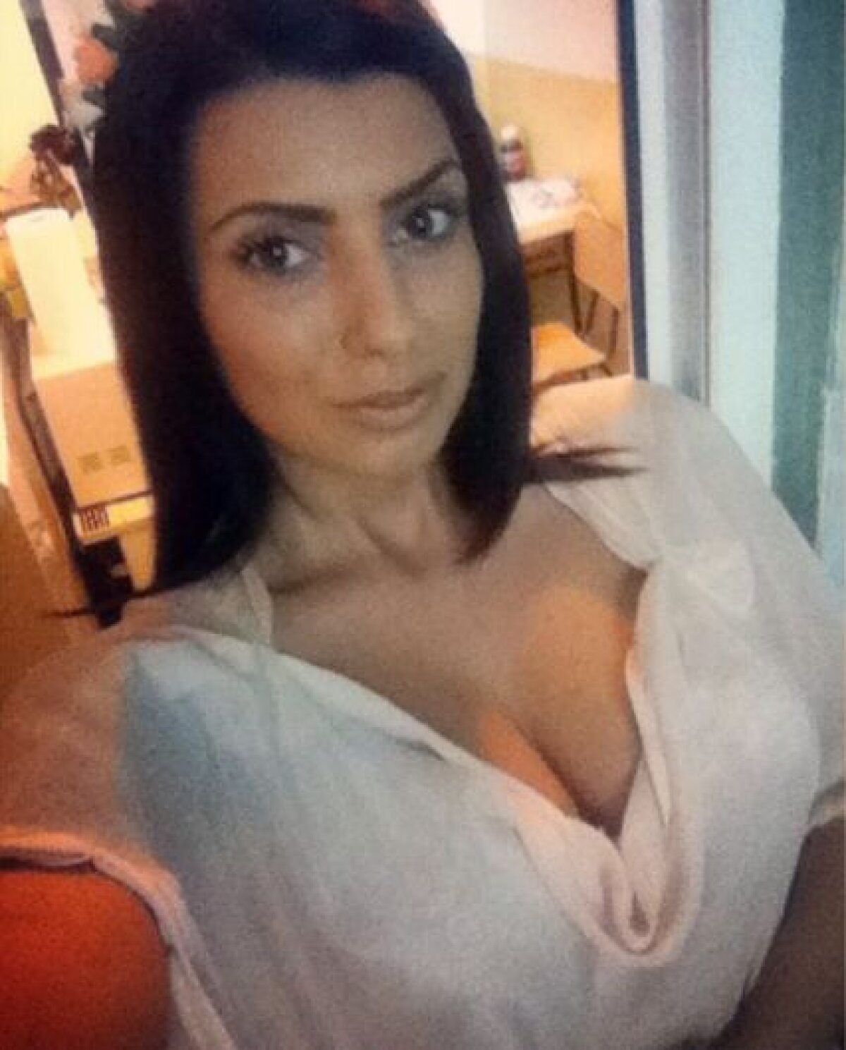 GALERIE FOTO Răvășitoarea Ramona » Lucrează la un club de fițe din București și se iubește cu un fost dinamovist