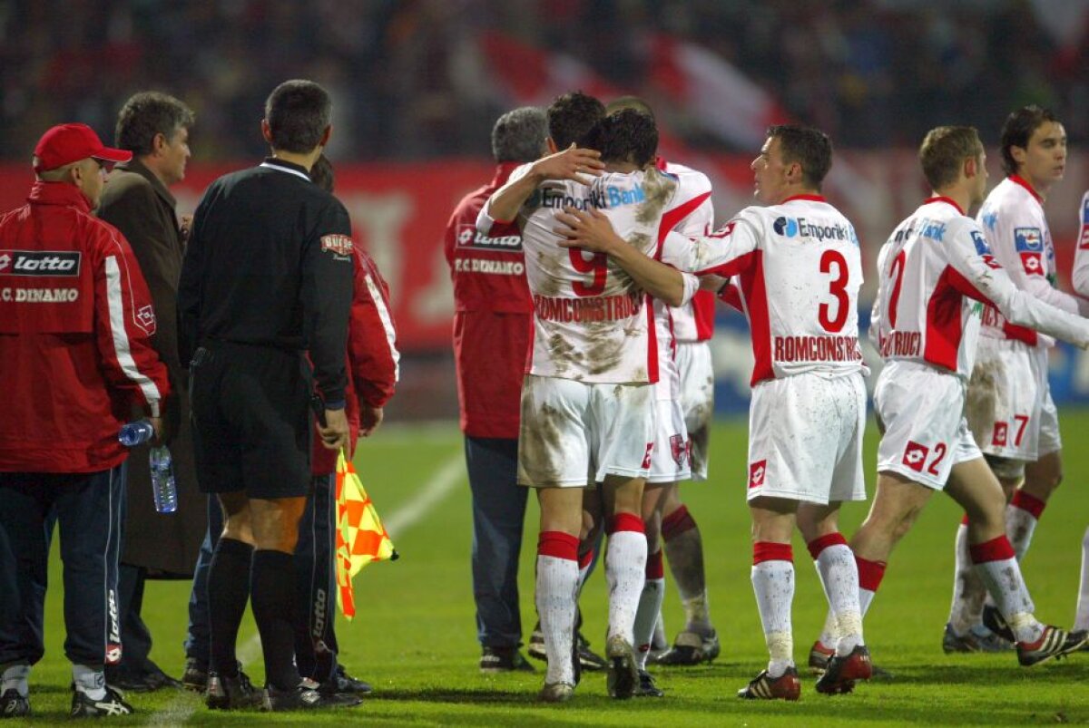 GALERIE FOTO Fără cola, dar cu noroi, torțe sau Hîldan și Adi Ilie pe teren! 50 de imagini care arată ce era cu adevărat un derby în România