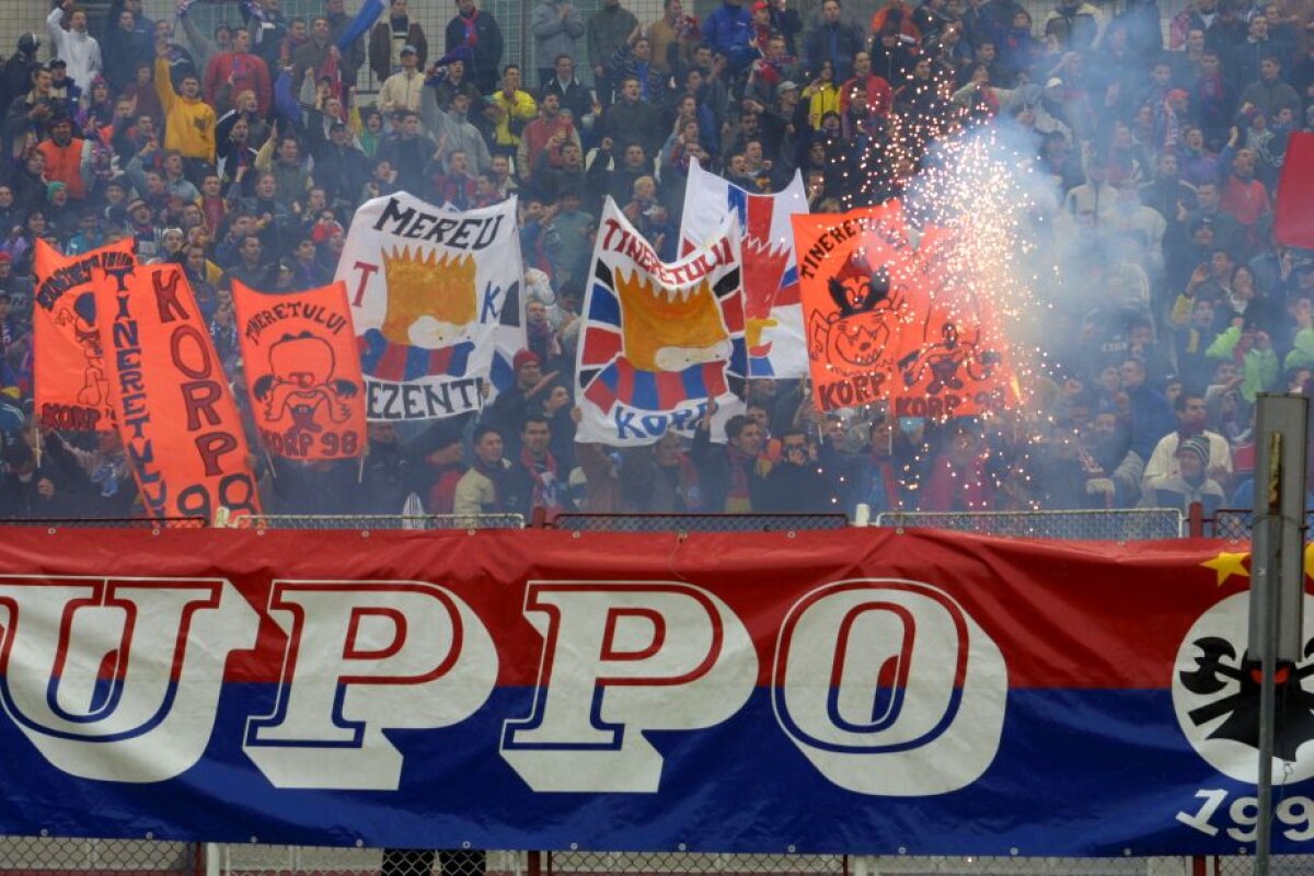 GALERIE FOTO Fără cola, dar cu noroi, torțe sau Hîldan și Adi Ilie pe teren! 50 de imagini care arată ce era cu adevărat un derby în România