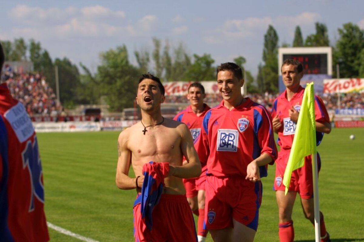 GALERIE FOTO Fără cola, dar cu noroi, torțe sau Hîldan și Adi Ilie pe teren! 50 de imagini care arată ce era cu adevărat un derby în România