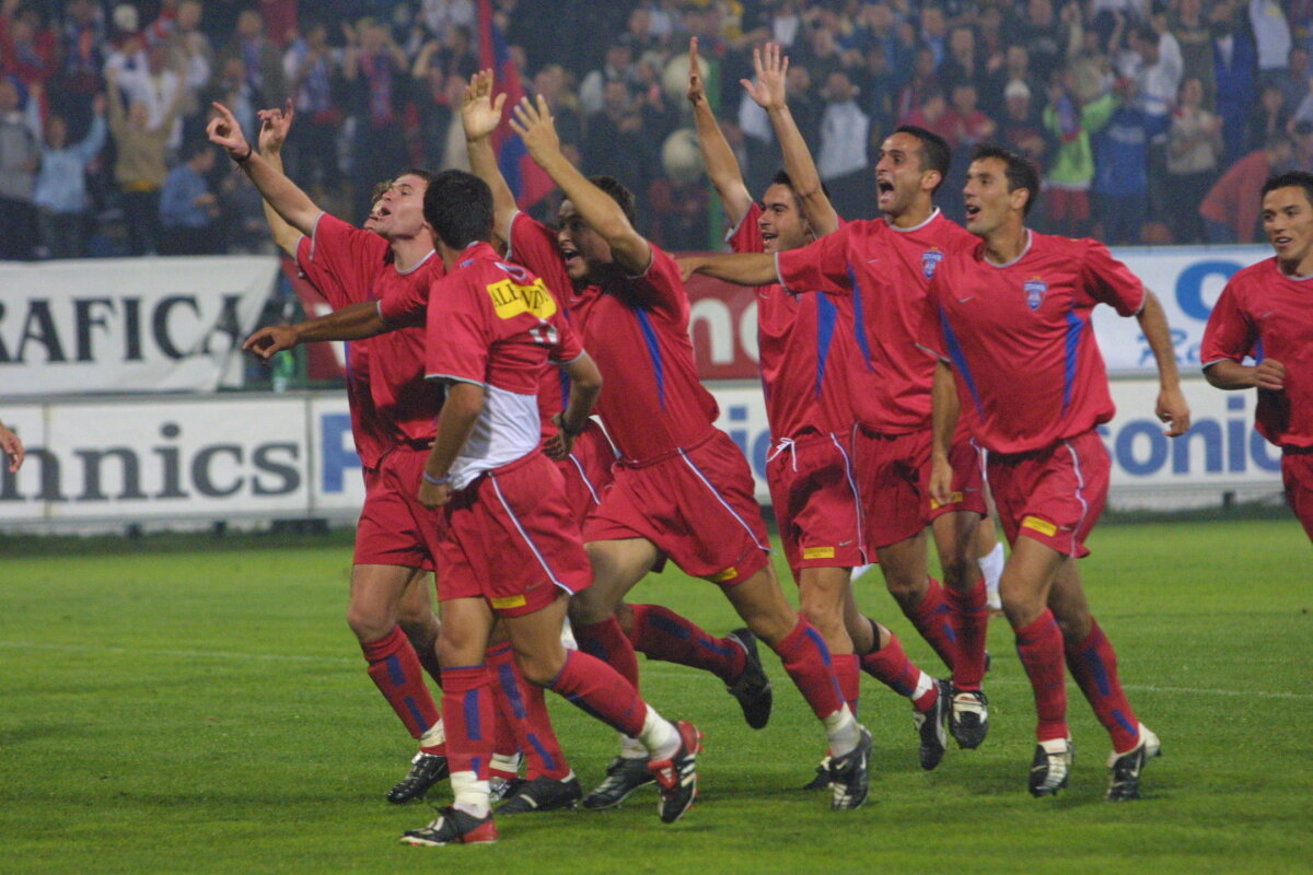 GALERIE FOTO Fără cola, dar cu noroi, torțe sau Hîldan și Adi Ilie pe teren! 50 de imagini care arată ce era cu adevărat un derby în România