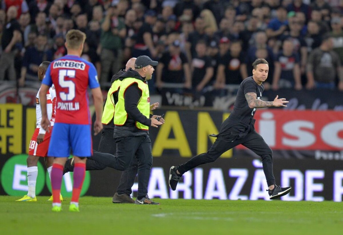 VIDEO + FOTO Ce nu s-a văzut la TV » Incident la Derby, meci întrerupt pentru 60 de secunde. Imagini filmate din tribună
