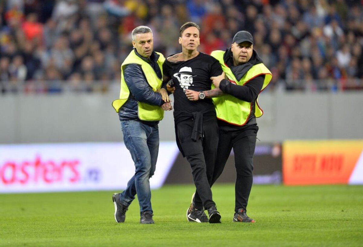VIDEO + FOTO Ce nu s-a văzut la TV » Incident la Derby, meci întrerupt pentru 60 de secunde. Imagini filmate din tribună