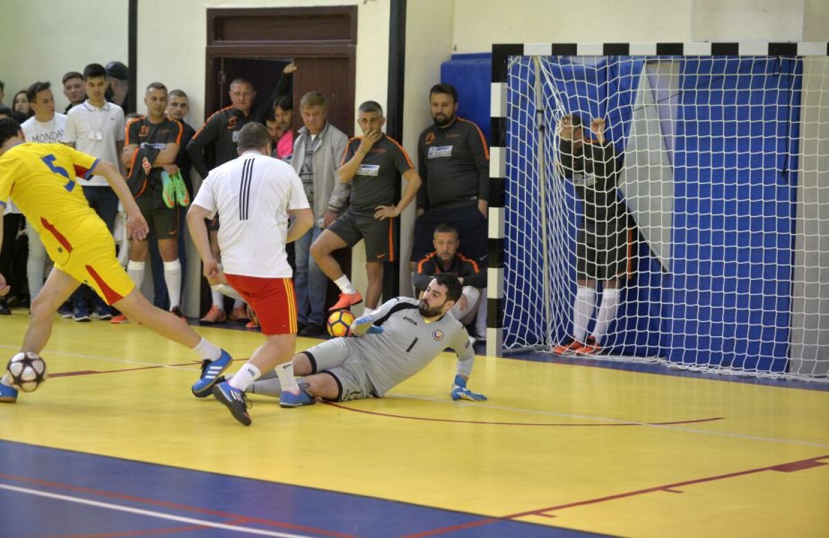 FOTO și VIDEO EXCLUSIV Vlădoiu a sărit la bătaie sub privirile lui Reghecampf și MM! » Schimb de replici cu Argăseală: "E fecesebist, că Steaua nu mai e!"