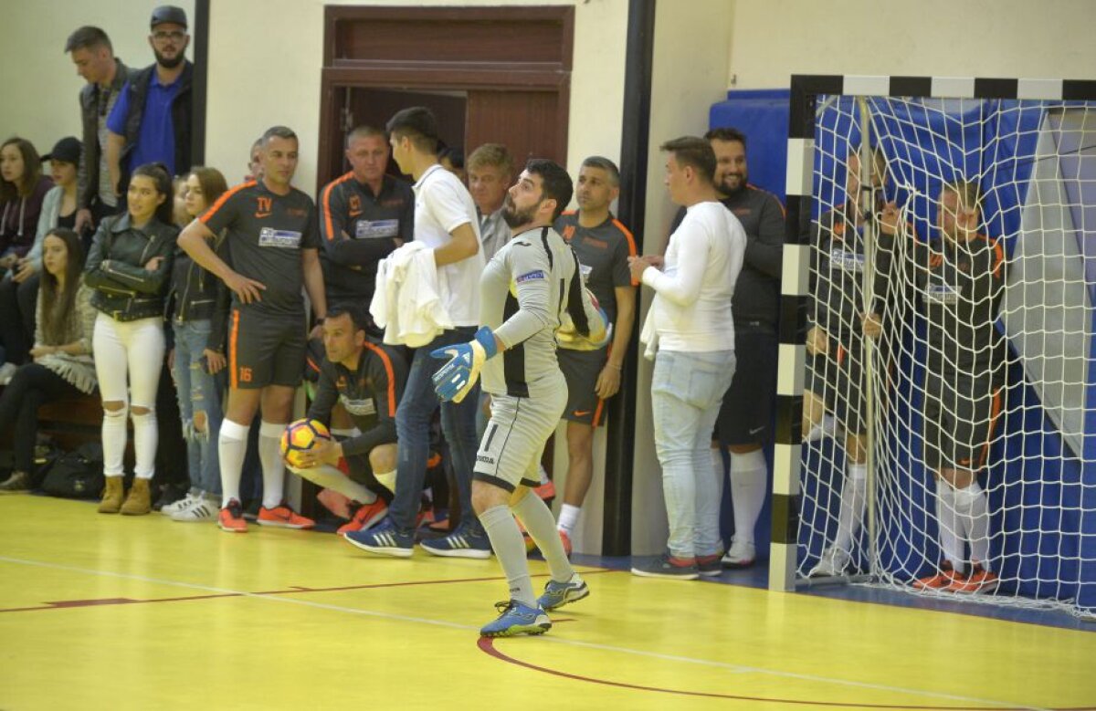 FOTO și VIDEO EXCLUSIV Vlădoiu a sărit la bătaie sub privirile lui Reghecampf și MM! » Schimb de replici cu Argăseală: "E fecesebist, că Steaua nu mai e!"