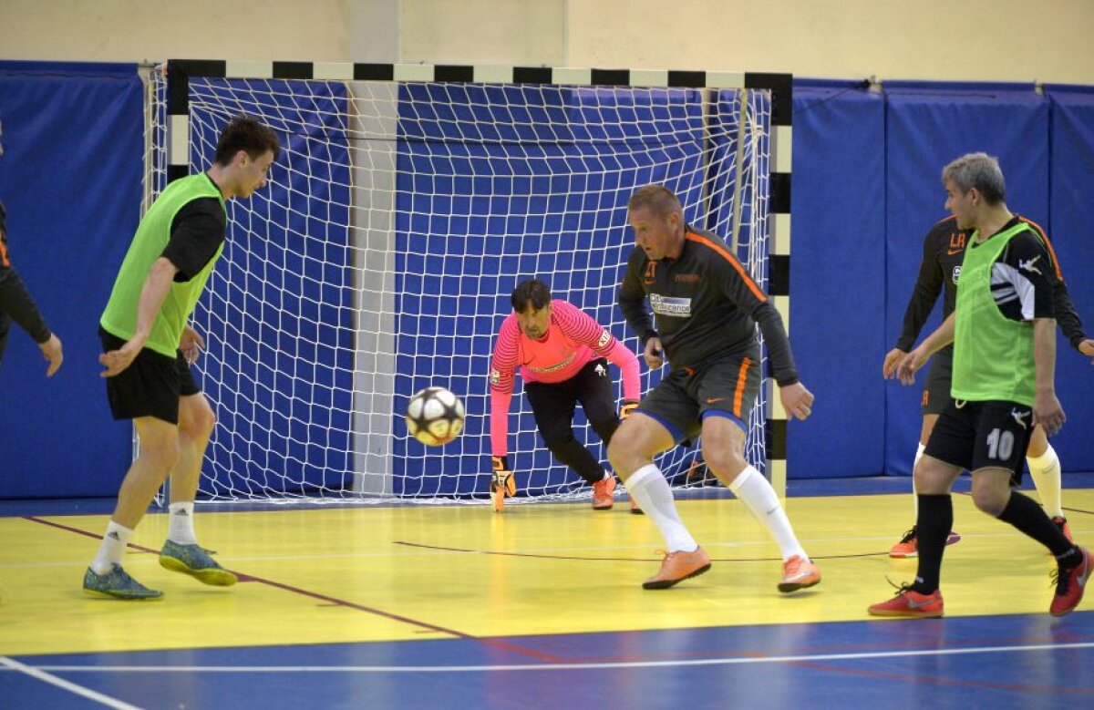 FOTO și VIDEO EXCLUSIV Vlădoiu a sărit la bătaie sub privirile lui Reghecampf și MM! » Schimb de replici cu Argăseală: "E fecesebist, că Steaua nu mai e!"