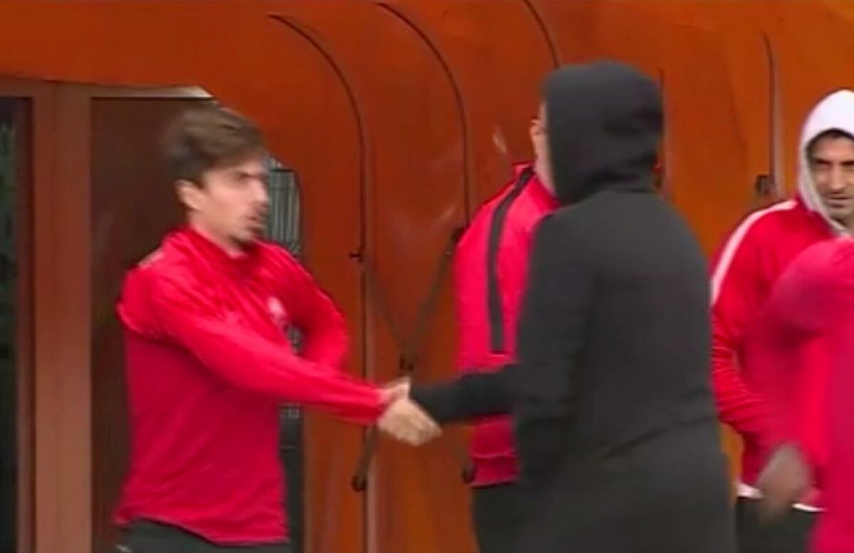 FOTO și VIDEO L-a "altoit" pe Patrick Petre! » Gest deplasat al lui Mutu la antrenament