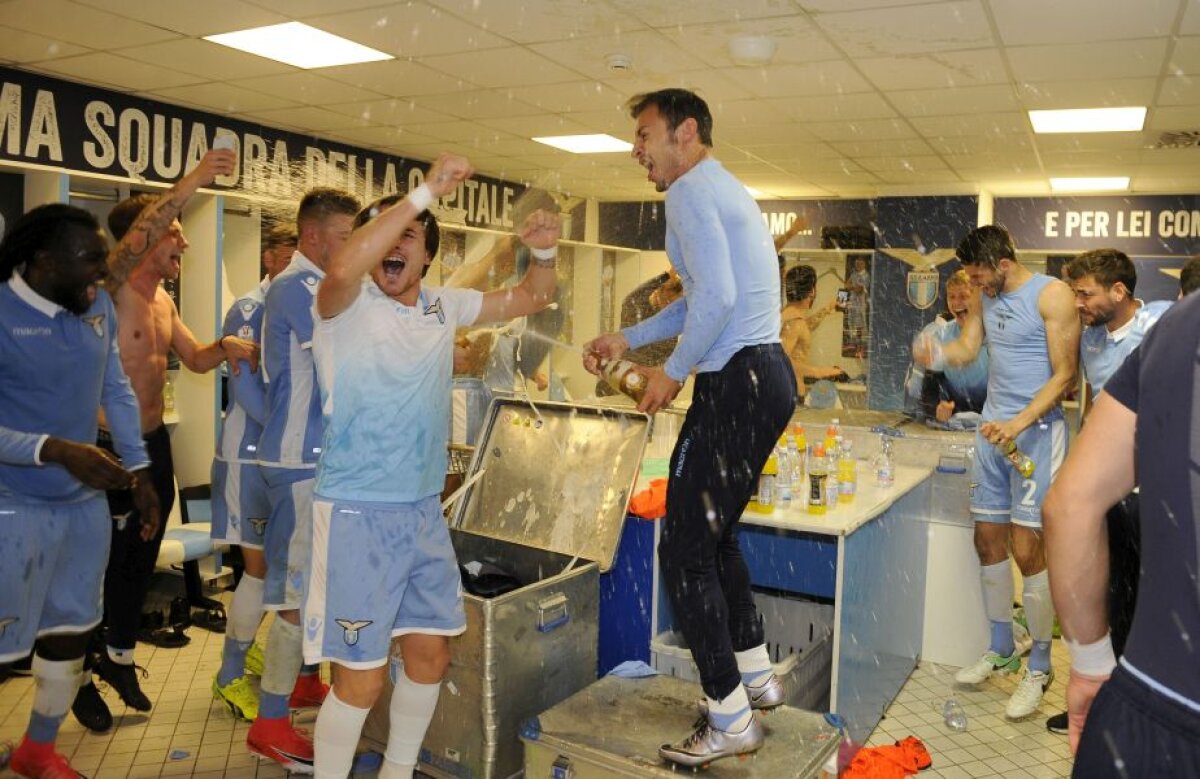 "Piramida fericirii" » Lazio a sărbătorit din plin calificarea în finala Cupei Italiei! Ștefan Radu a dat tonul distracției