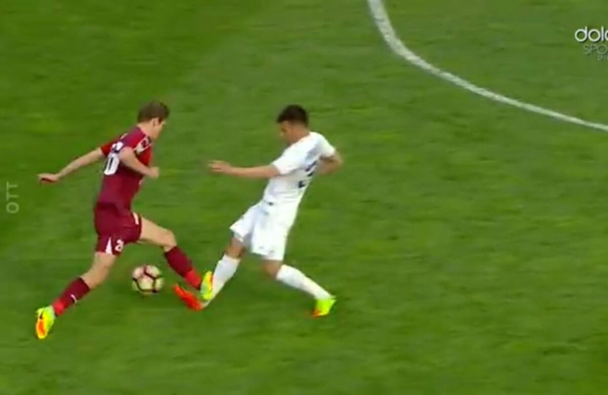 FOTO și VIDEO Cu talpa pe tibia adversarului! Intrare extrem de dură a unui fotbalist de la Voluntari » A luat "roșu" direct