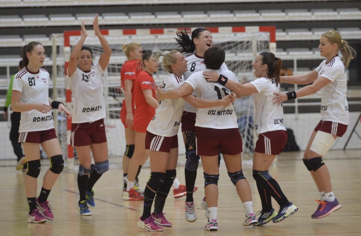 VIDEO + FOTO Dinamo cu victoria, Rapid cu promovarea! » Deznodământ dramatic în derby-ul disputat azi la handbal feminin