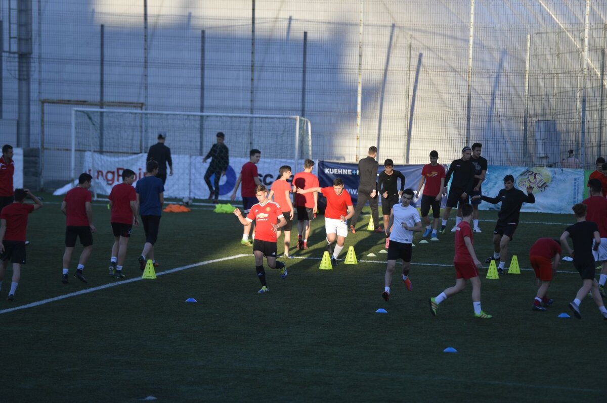 Galerie FOTO "Copiii" lui Badea » Gazeta a fost în vizită la grupele de juniori ale CS Dinamo: cine e ”Lăcătuș” din Groapă