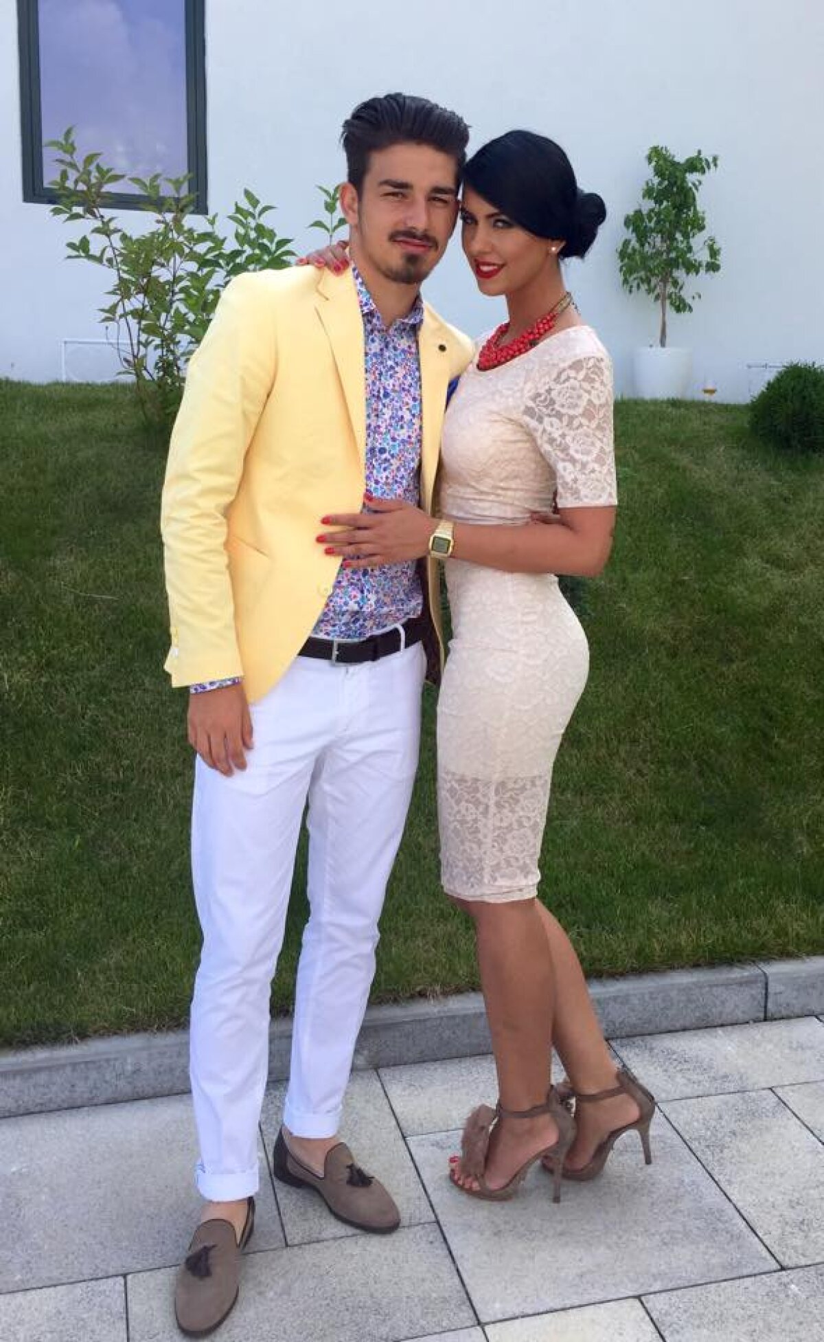 FOTO ”Haita” sexy » Iubitele și soțiile ”câinilor” impresionează alături de jumătățile lor: imagini incendiare