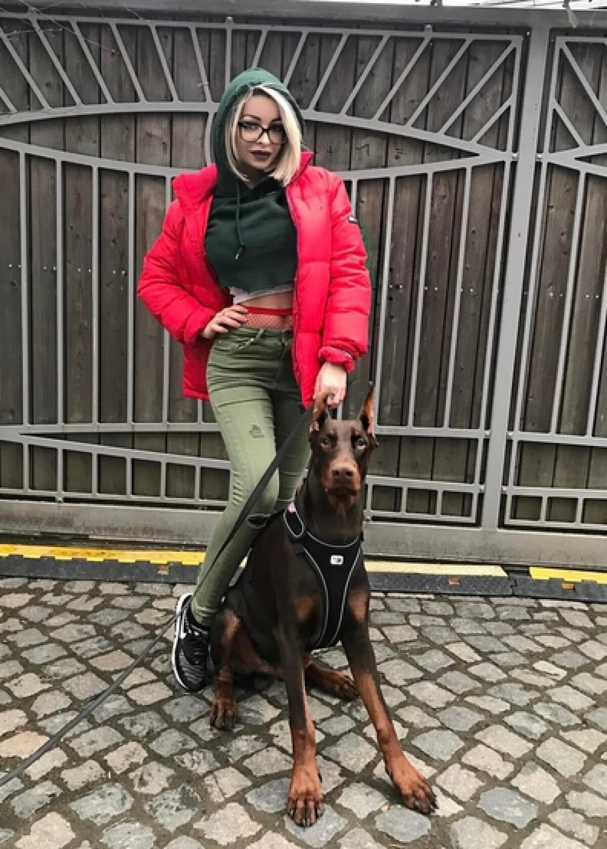 FOTO Magnet pentru "Balo" » O tipă de pe Instagram i-a căzut cu tronc vârfului de la Nice