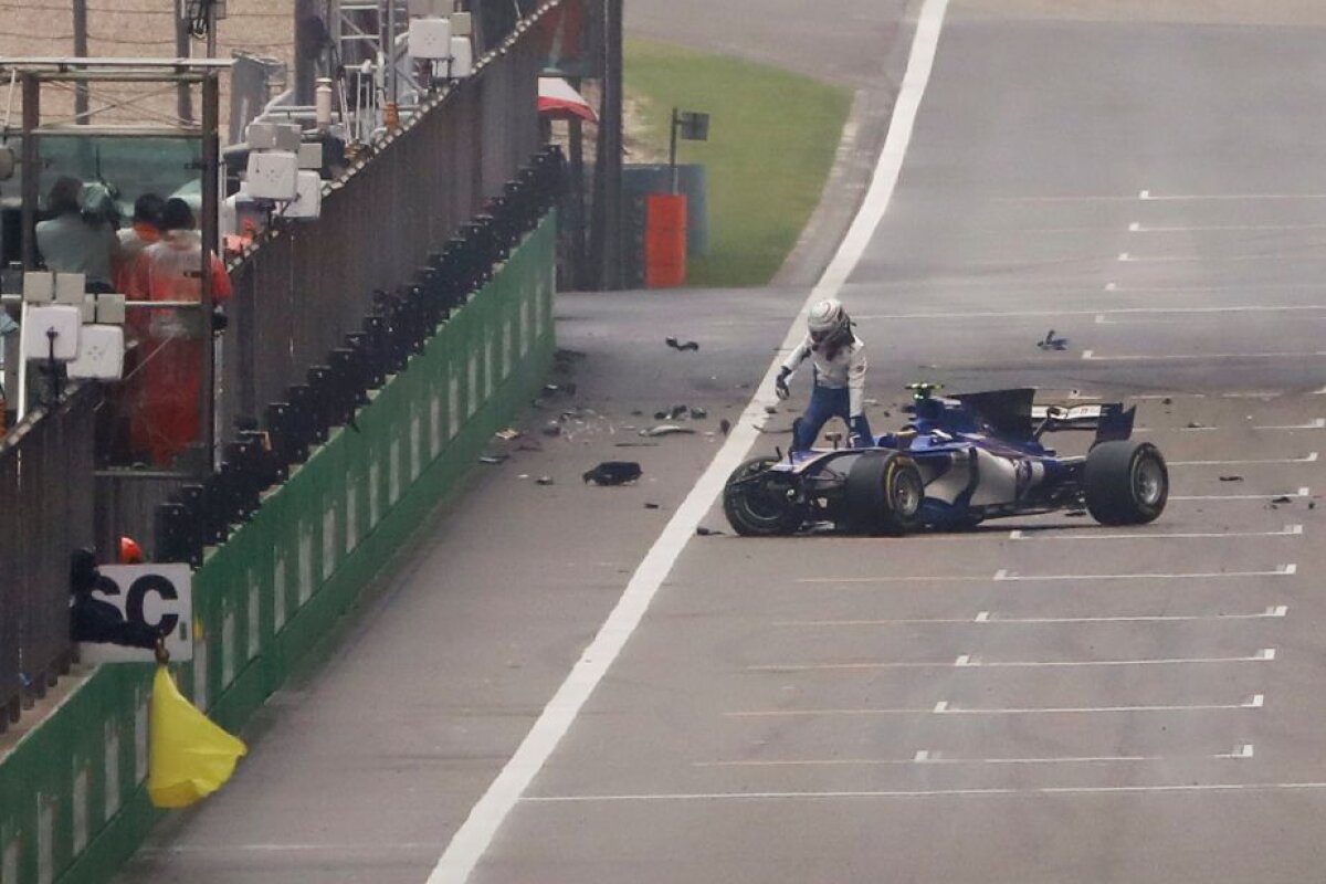 GALERIE FOTO Imagini din Marele Premiu al Chinei! Hamilton s-a impus în a doua cursă din CM de Formula 1! Probleme pentru Alonso