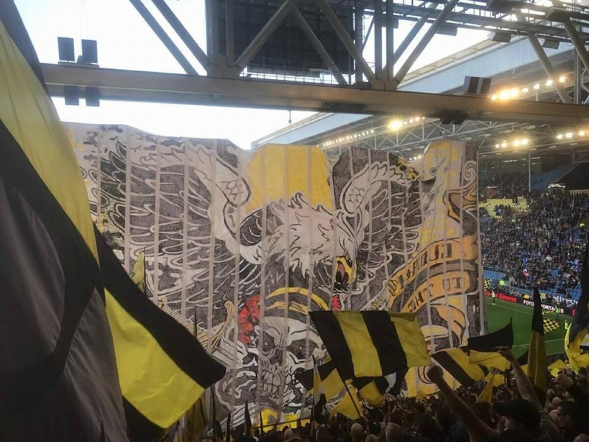 FOTO "Războiul" Steaua - Petrolul s-a dus și în Olanda! Fanii "găzarilor" au fost la un derby local și au afișat mai multe mesaje