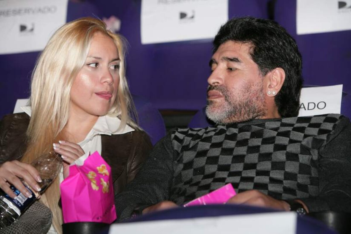 GALERIE FOTO Detalii picante din dormitorul lui Maradona » Fetiș cu polițiste și sex în public: "Nota 10 la pat, doar 8 la oral"