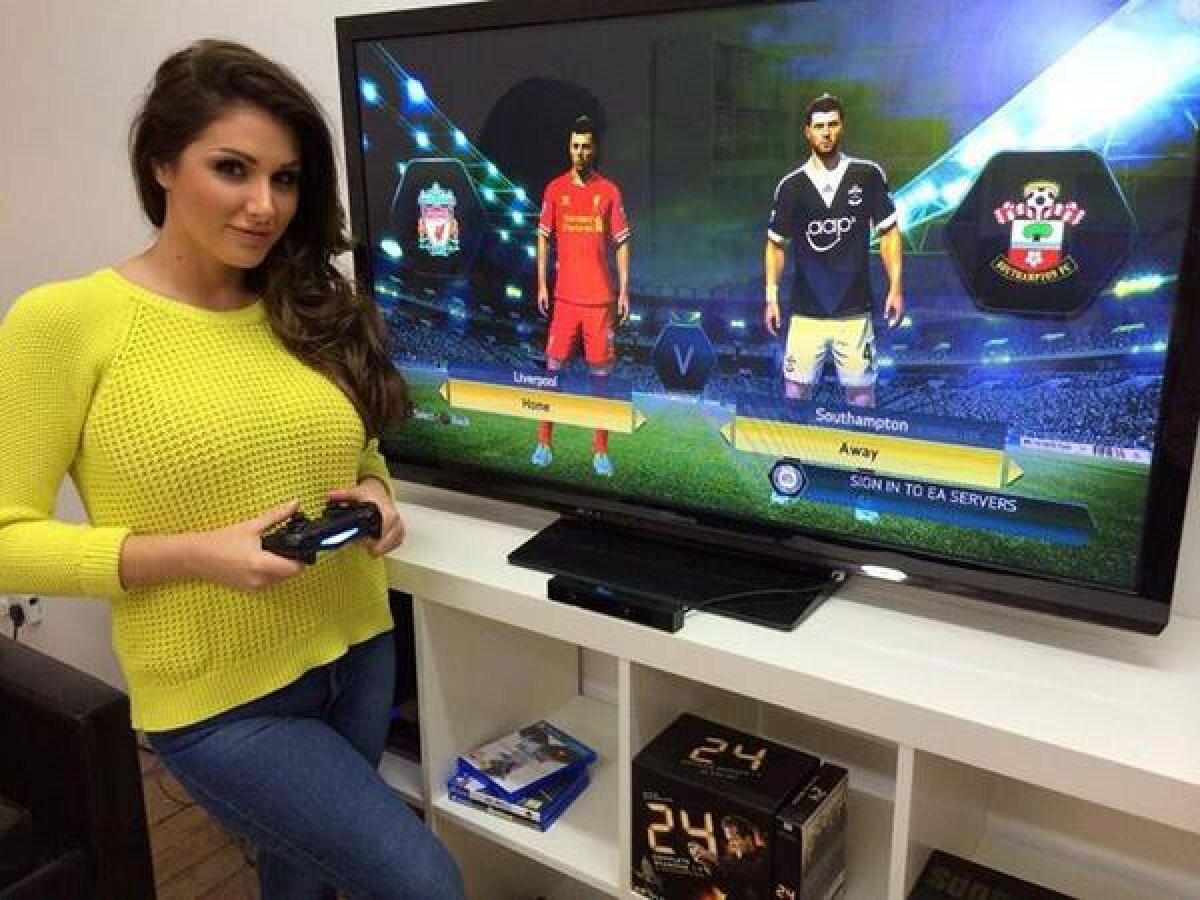 FOTO Muza ”sfinţilor” arată beton » Ce fană sexy are Gardoş! 