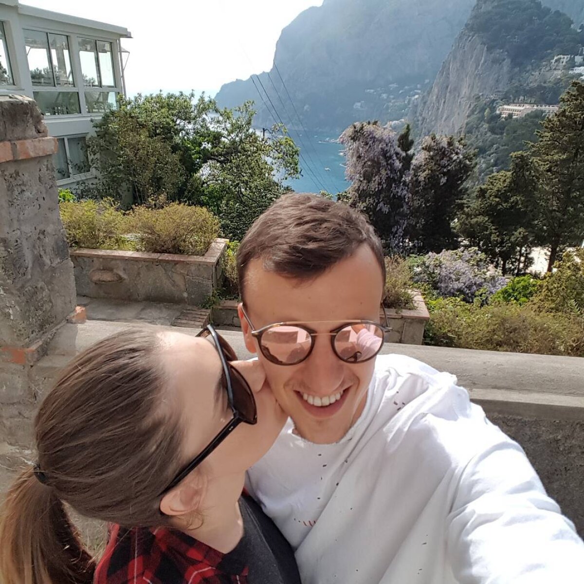 VIDEO + FOTO Zi relaxantă pentru Chiricheș în Capri, alături de familie » Imagini de senzație din insula italiană