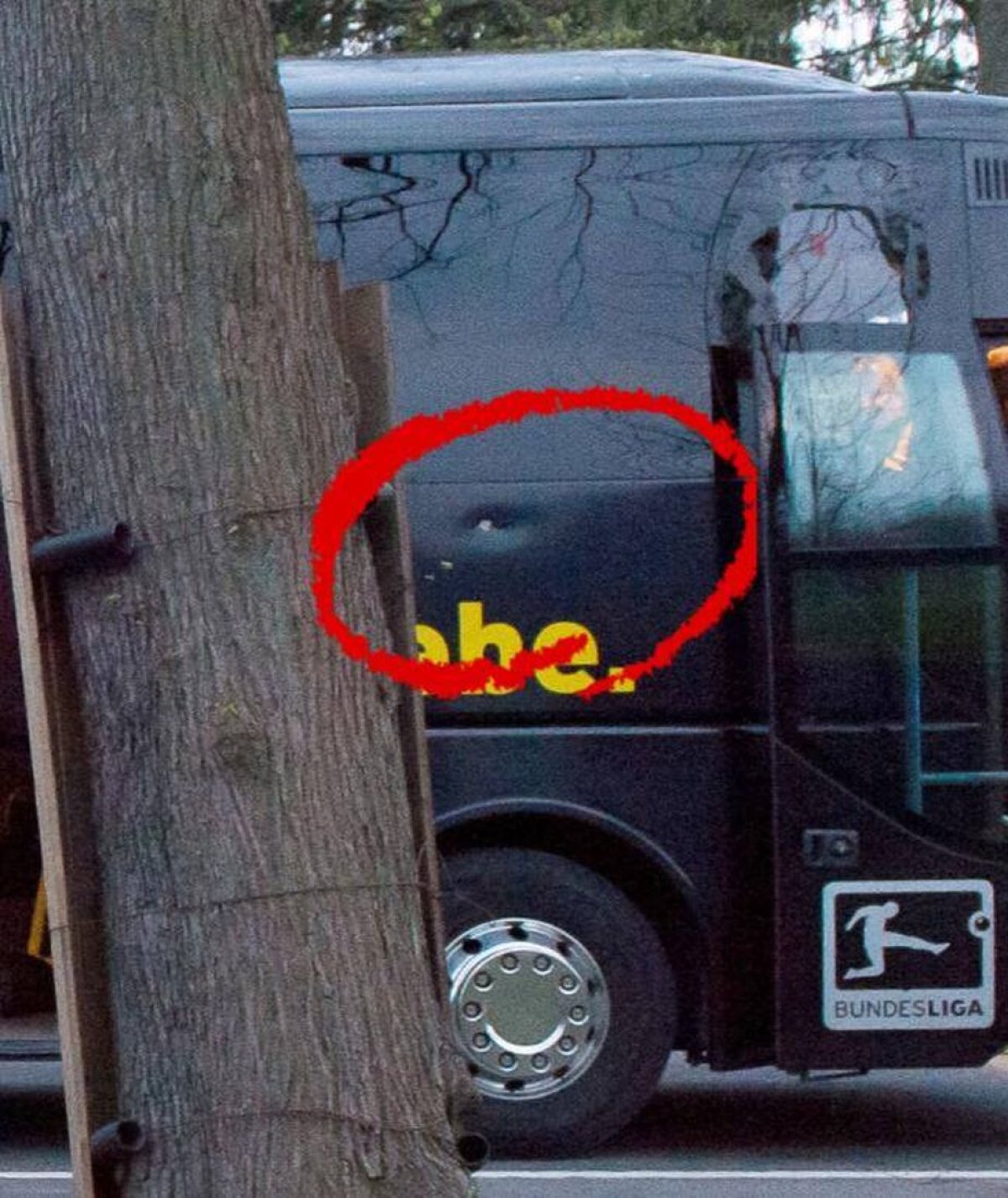 Noi dezvăluiri din infernul de la Dortmund! Cum au fost acționate bombele » Detalii de ultimă oră + pe cine caută poliția 